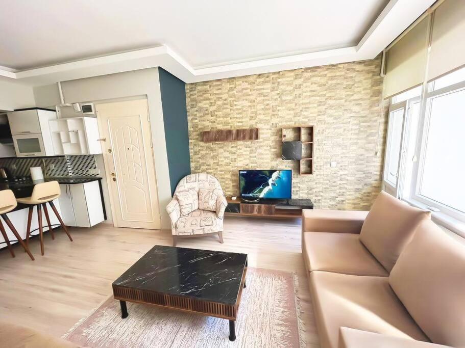 イスタンブールHouse In The Center Of Kadikoyアパートメント エクステリア 写真